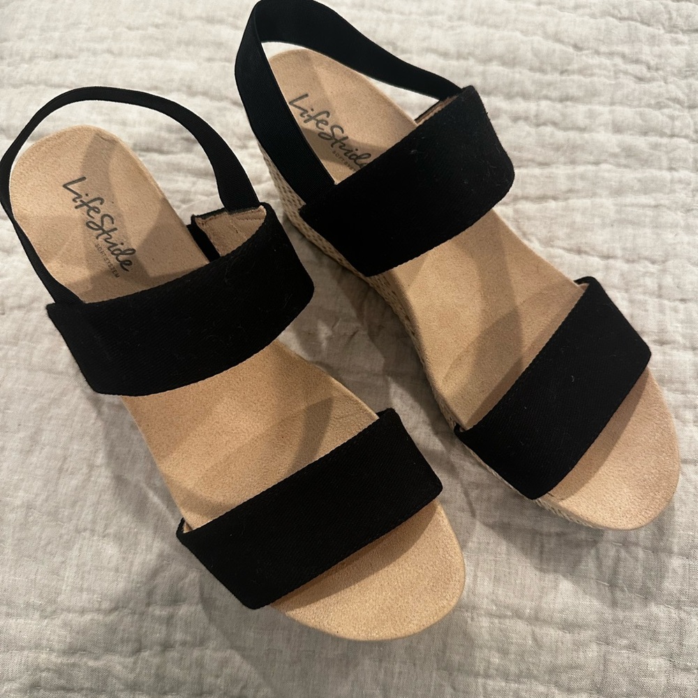 Life Stride Women's Black Sandals